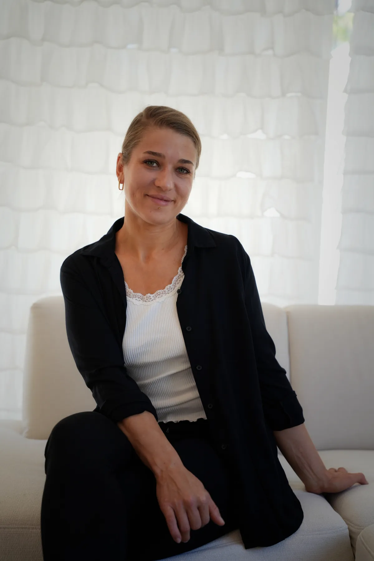 Portrait von Steffi d'Abreu in ihrem Studio